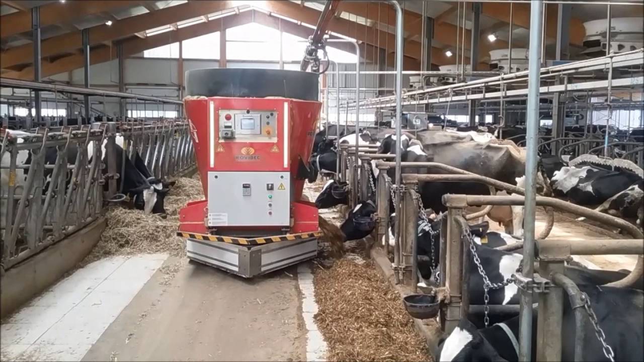 Alimentation des élevages automatisée grâce au Rovibec 2 vendu par Ets Foulquier dans le Tarn et l'Aveyron