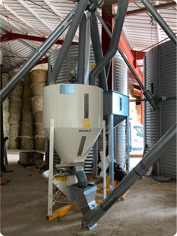Installation d'une fabrique d'aliment à la ferme à Rodelle