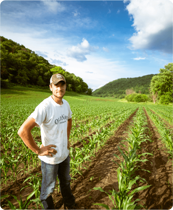 Agriculteur dans un champs